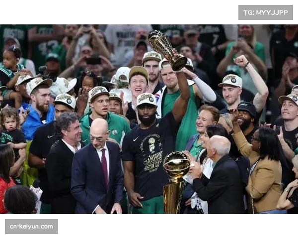 布朗上赛季总决赛MVP风采不再 腿伤反复仅出战17场